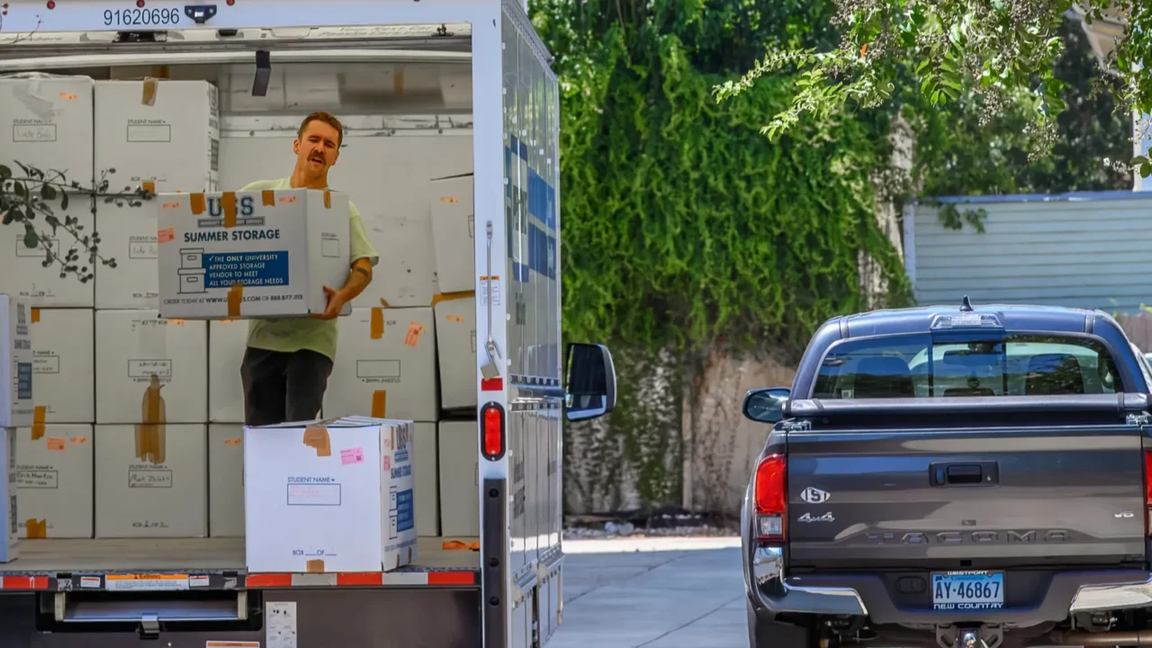 new orleans la usa august 17 2023 man lifting