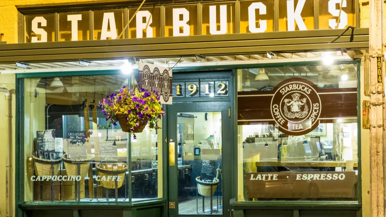 original starbucks store at 1912 pike place