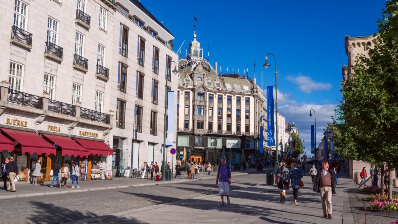 people near karl johans gate