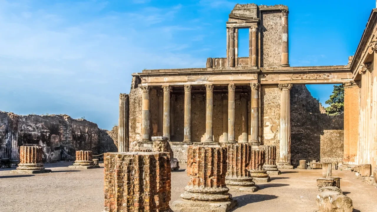 pompeii forum columns