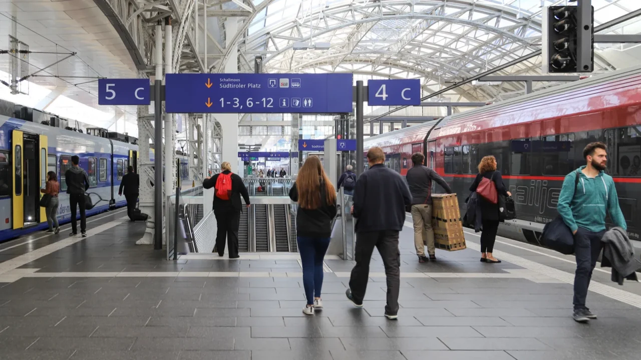 railway station in salzburg austria