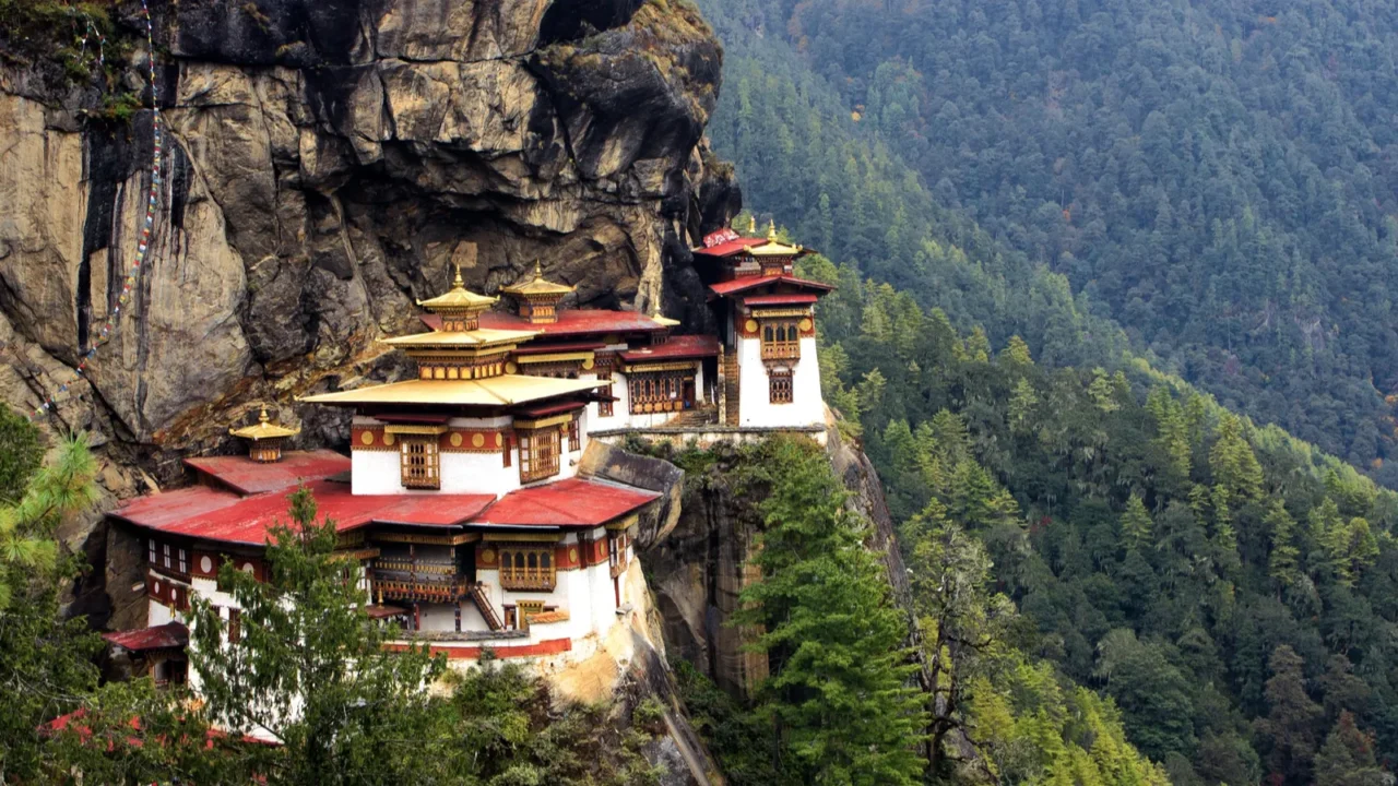taktshang goembatigers nest monastery bhutan