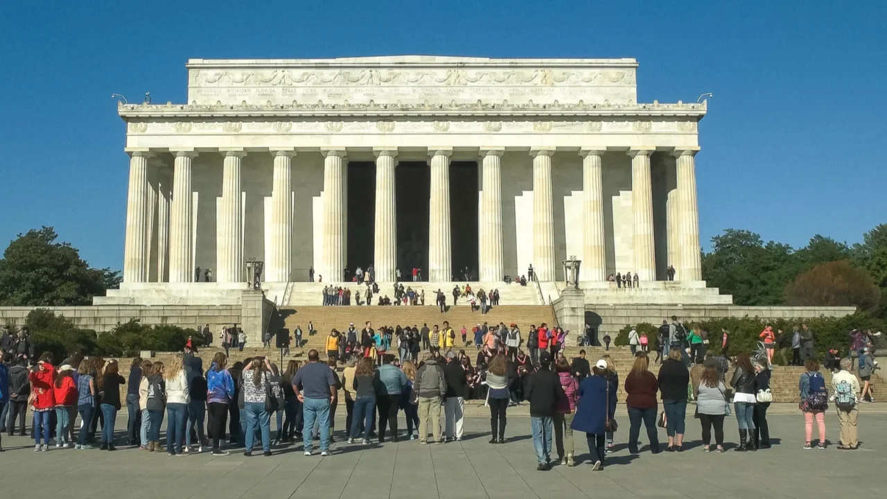washington dc usa april 2 2017 morning shot of tourists