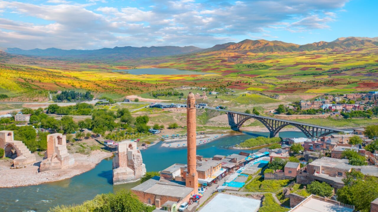 Panorama of the city of Hasankeyf in eastern Turkey - Tigris river
