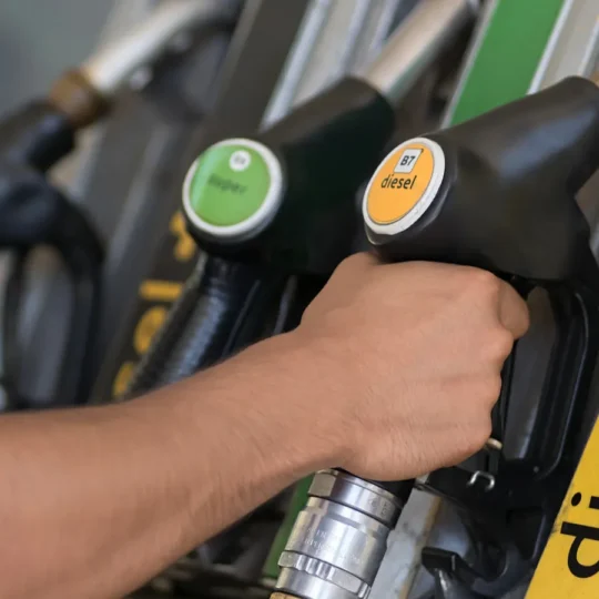 Florida police say suspects used magnets to steal fuel as oil prices continue to rise