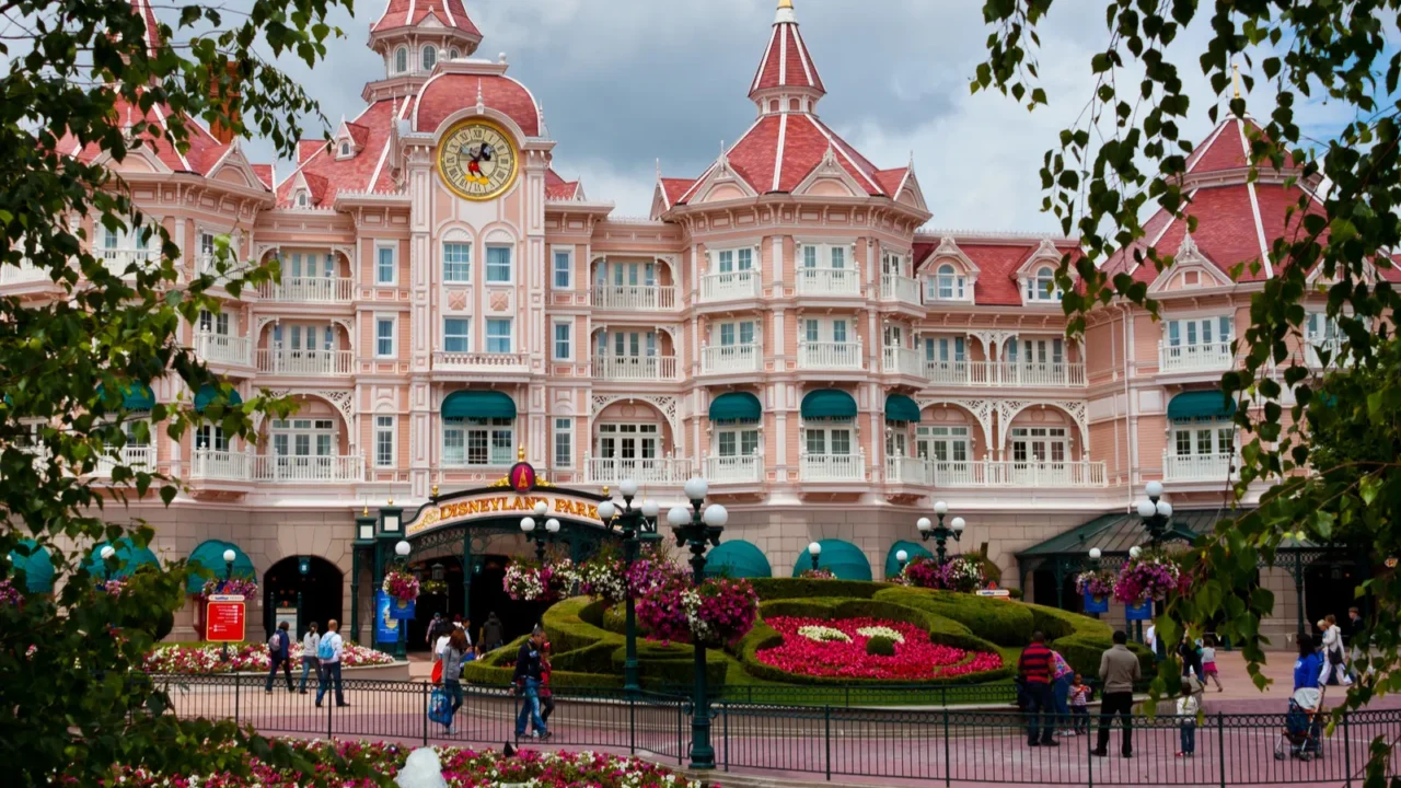 entrance in disneyland paris