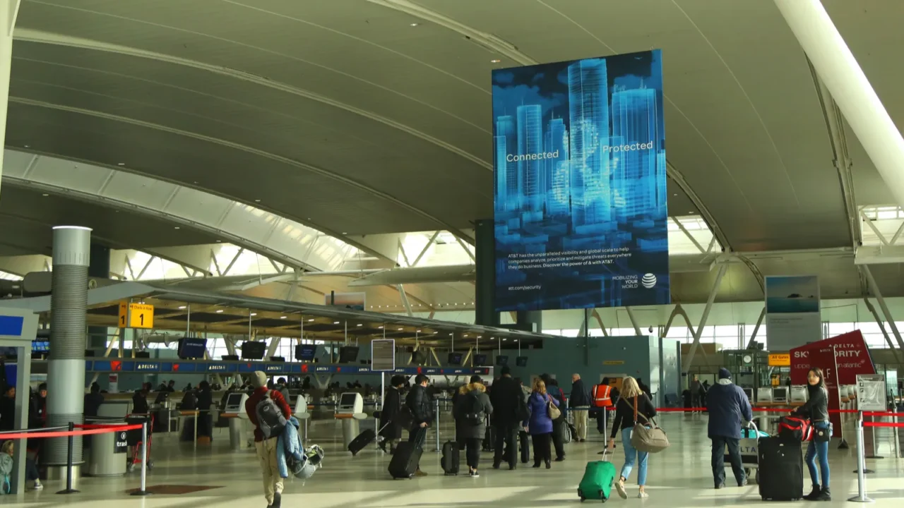 inside of delta airline terminal 4 at jfk international airport