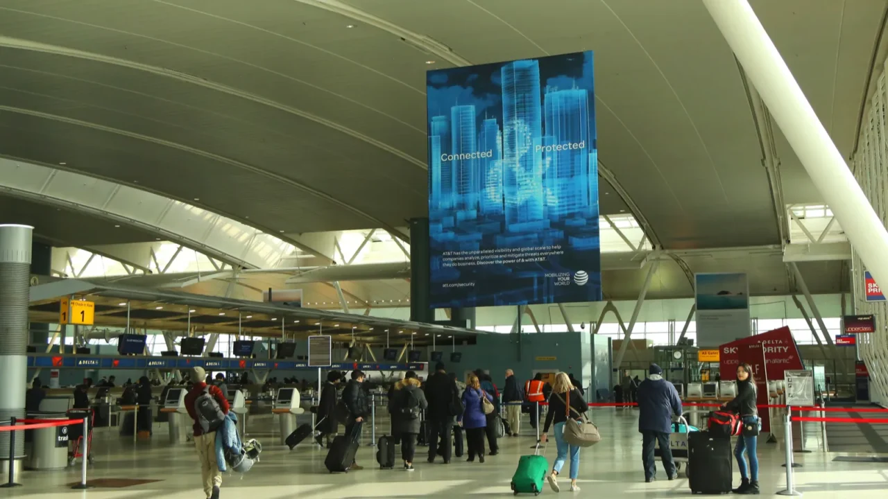 inside of delta airline terminal 4 at jfk international airport
