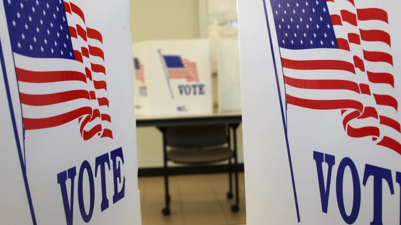 lancaster ohio october 14 2020 voter ballot privacy partitions