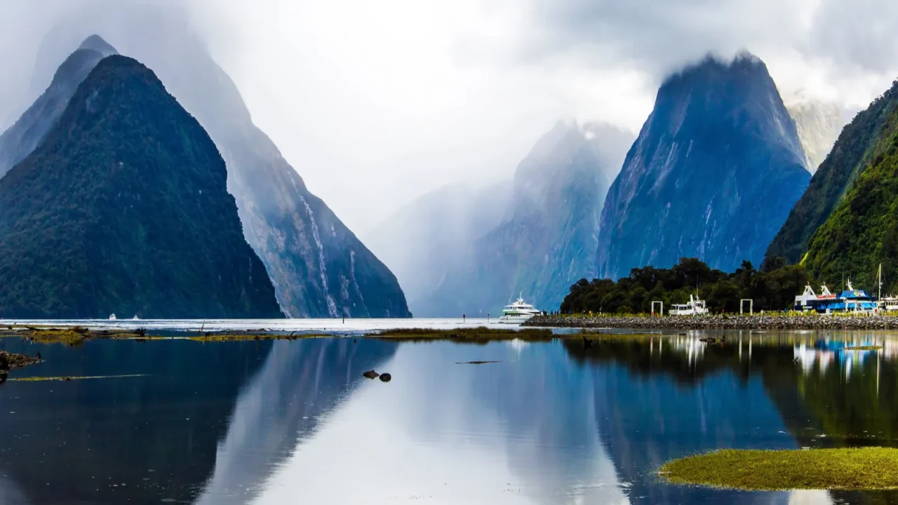 land of hobbits  new zealand port of tourist and