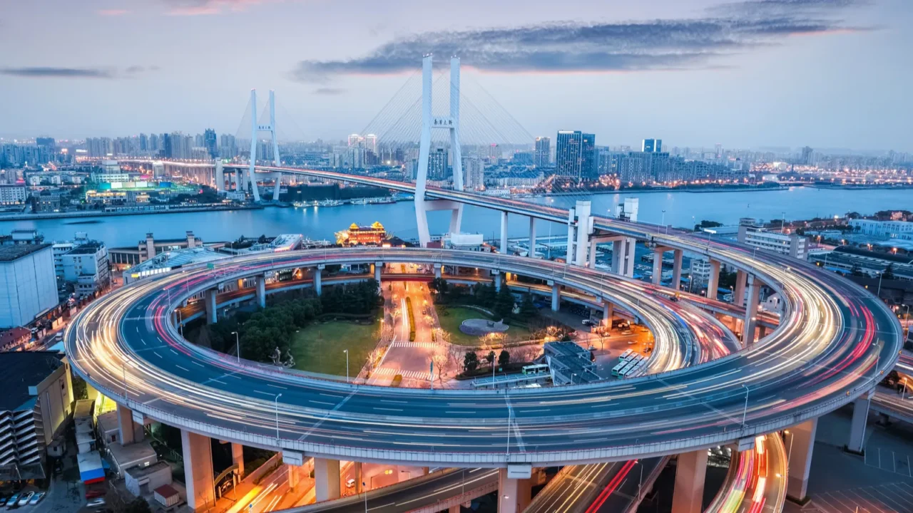 shanghai nanpu bridge at dusk