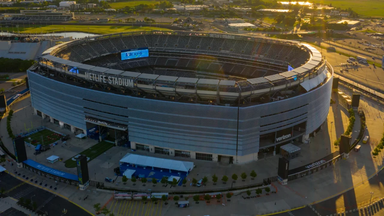sunrise over metlife stadium