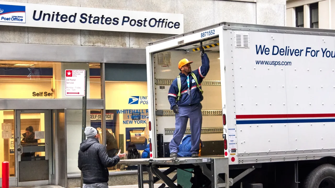 usps delivery truck