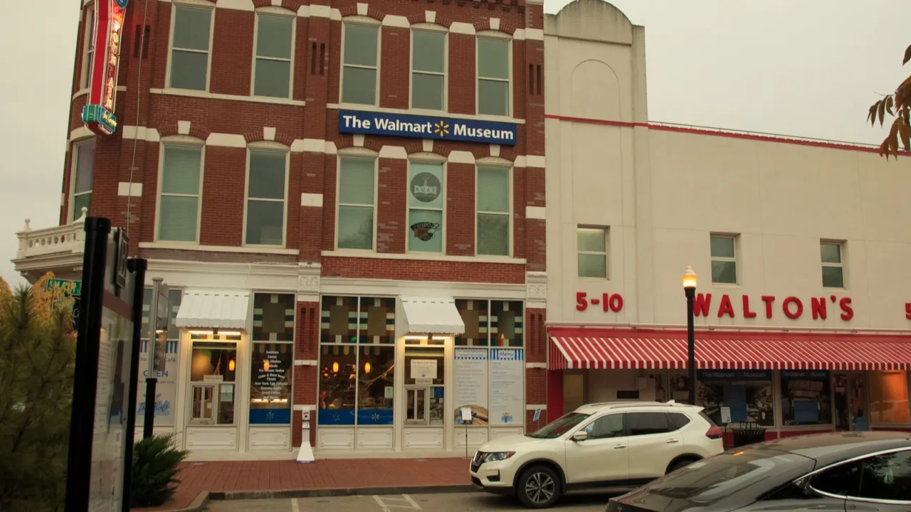 walmart museum and waltons 5 and 10 in bentonville arkansas
