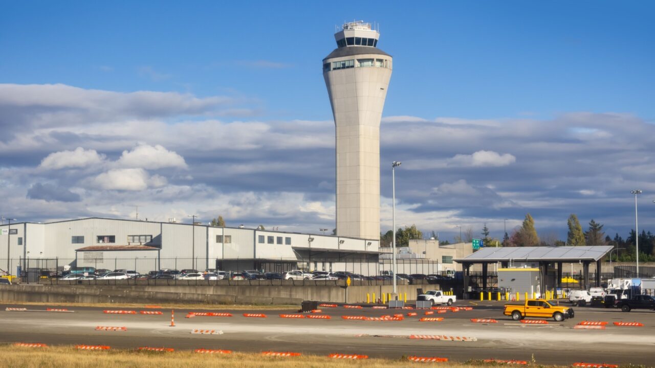 Sea-Tac airport ATC control tower at the Seatlle-Tacoma International airport.